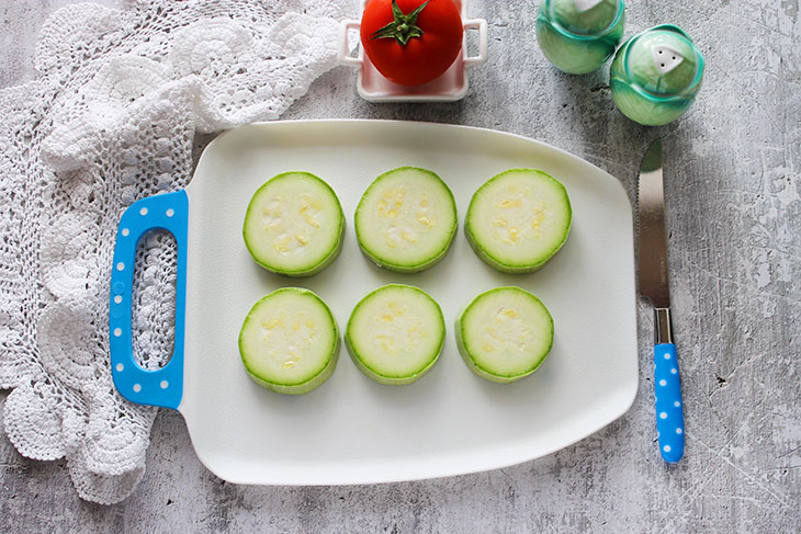 Закуска з кабачків з помідорами - соковита, смачна та пікантна