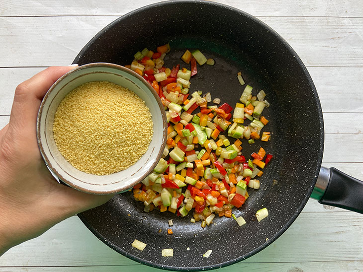 Кускус з овочами та соєвим соусом - смачно, корисно та оригінально