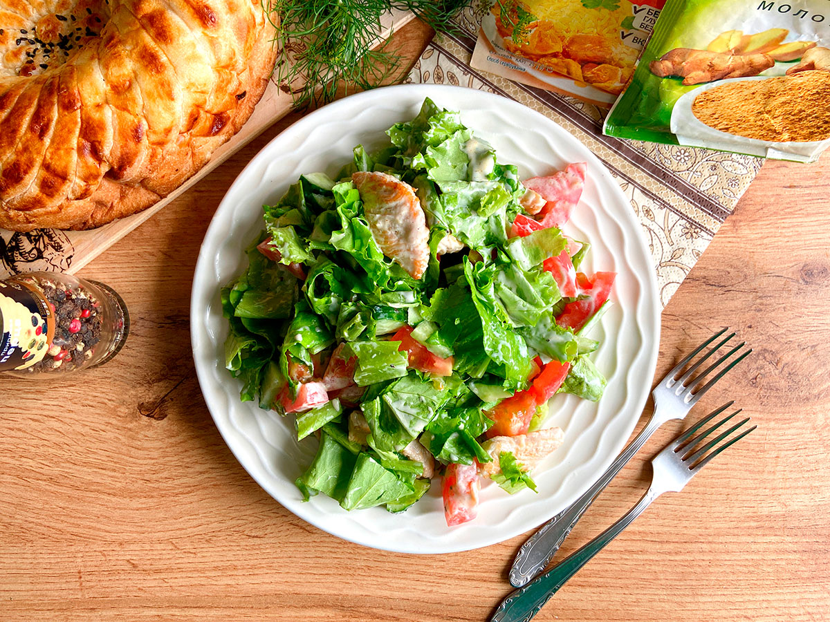 Салат з індички із заправкою каррі - яскравий та оригінальний