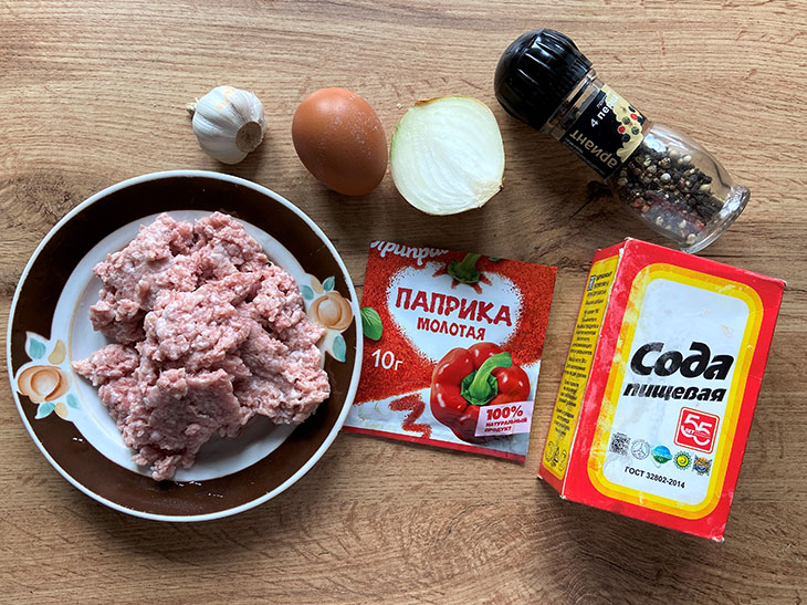 Чевапчичі на сковороді - ситні та смачні ковбаски