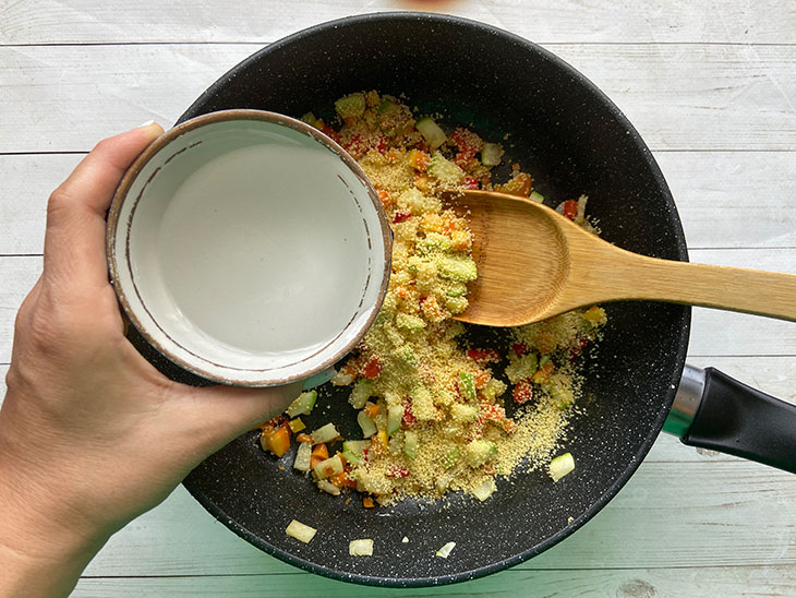 Кускус з овочами та соєвим соусом - смачно, корисно та оригінально