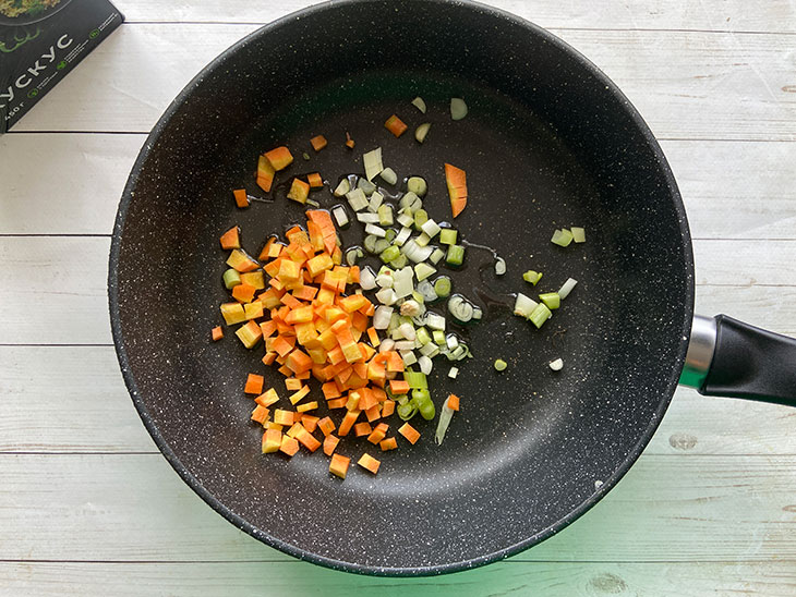 Кускус з овочами та соєвим соусом - смачно, корисно та оригінально