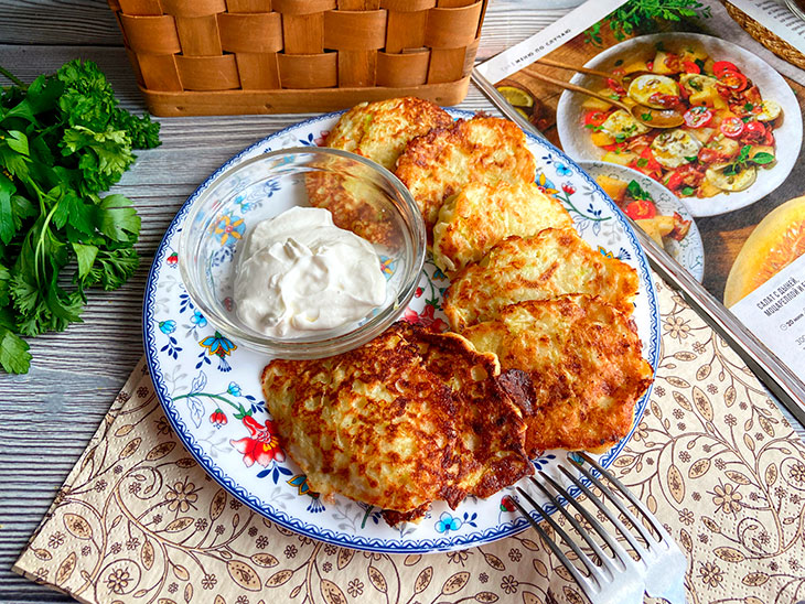 Оладки з кабачків із сиром: рецепт з фото покроково