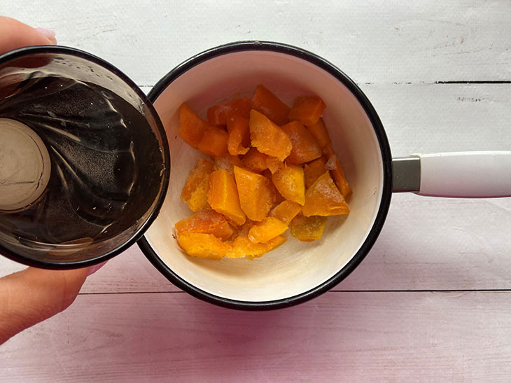 Рисова каша з гарбузом на молоці та воді: покроково