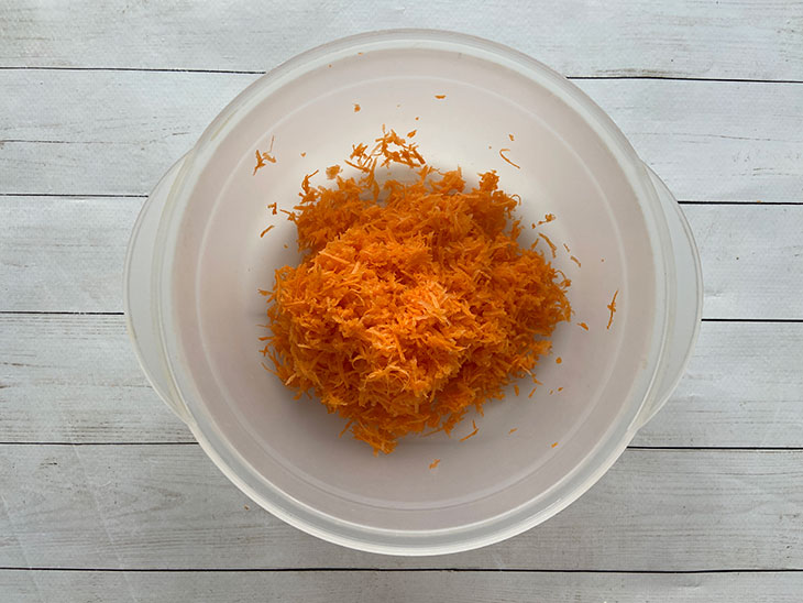 Оладки з цибулею та морквою: рецепт з фото покроково