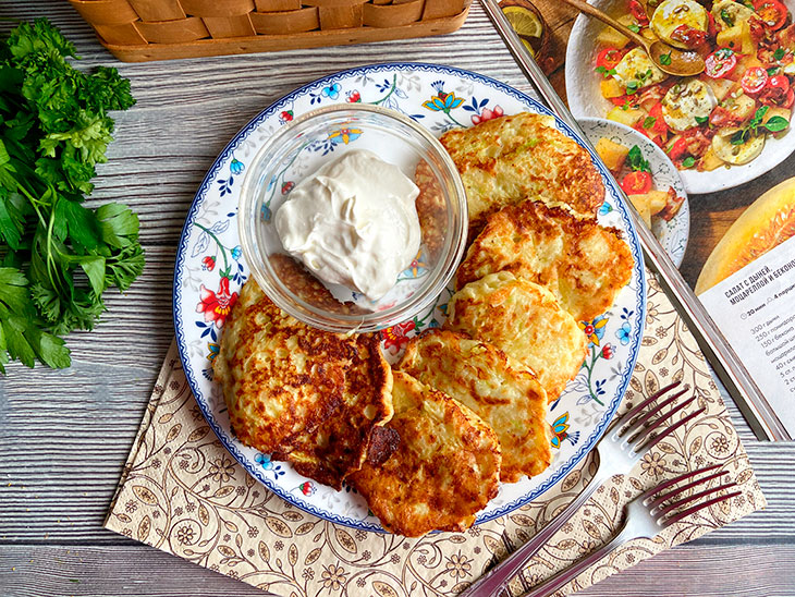 Оладки з кабачків із сиром: рецепт з фото покроково