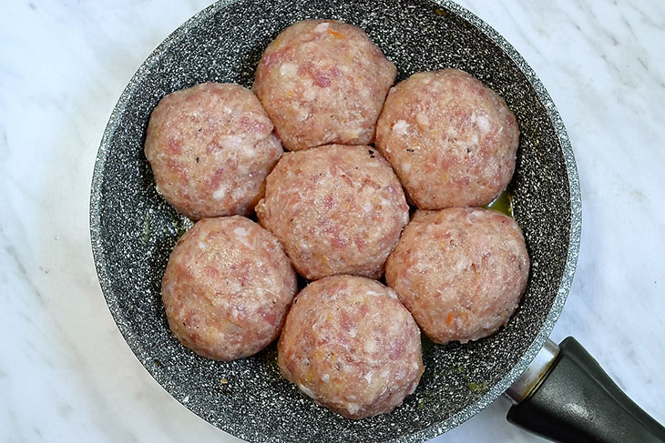 М'ясні колобки з грибами та цвітною капустою: рецепт з фото