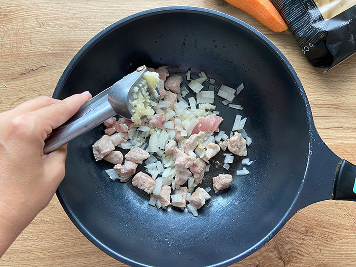 Плов з макаронів з м'ясом: рецепт з фото покроково