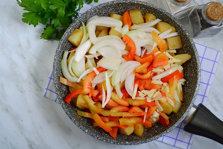 Тушкована картопля по-корейськи: рецепт з фото покроково