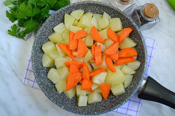 Тушкована картопля по-корейськи: рецепт з фото покроково