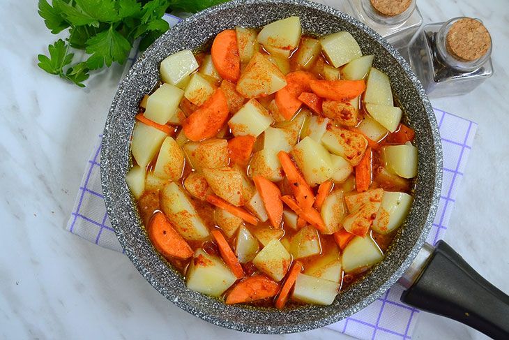 Тушкована картопля по-корейськи: рецепт з фото покроково