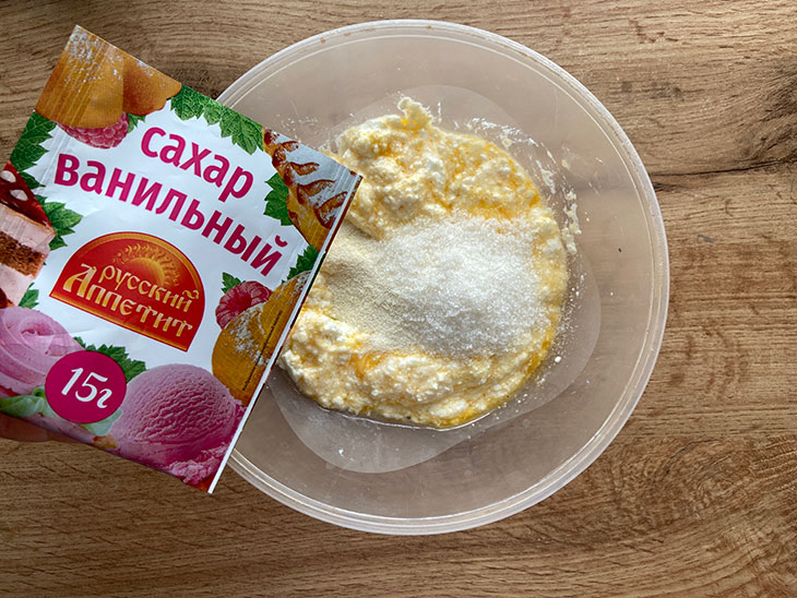 Сирники з лимонною цедрою - ошатні та ароматні