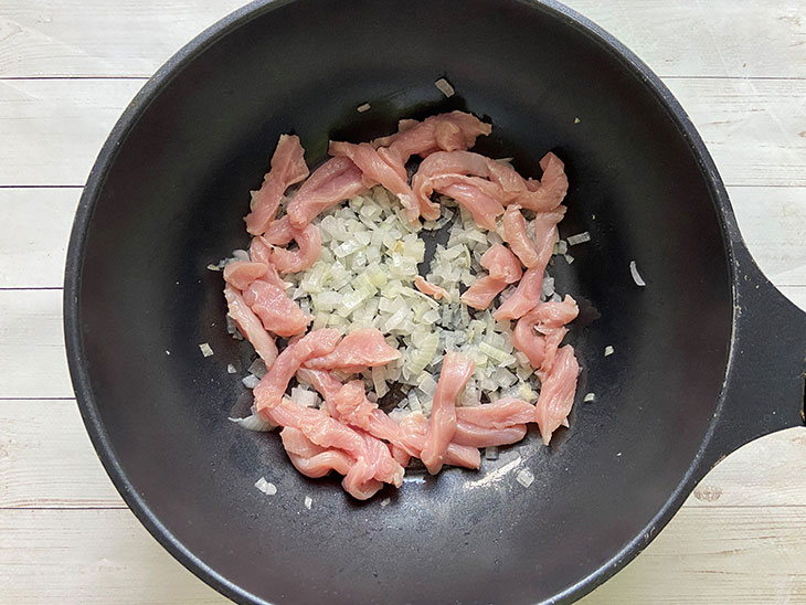 Плов з курячою грудкою: покроково