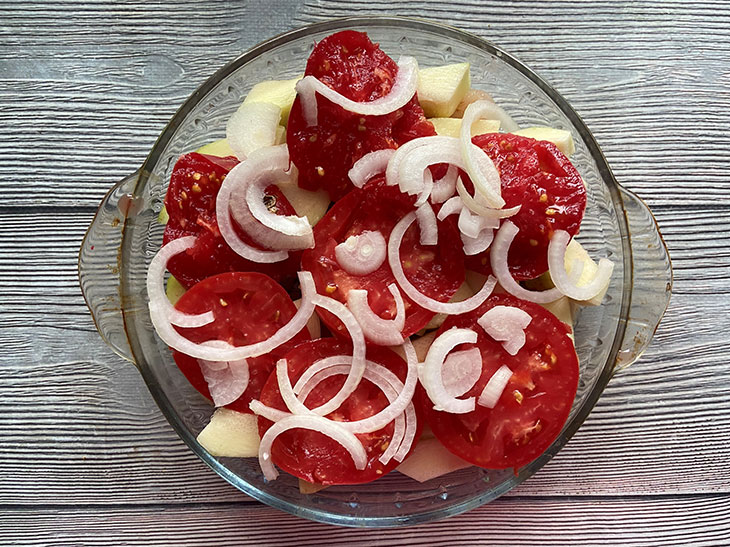 Кабачки з куркою, помідорами та сиром у духовці: рецепт з фото