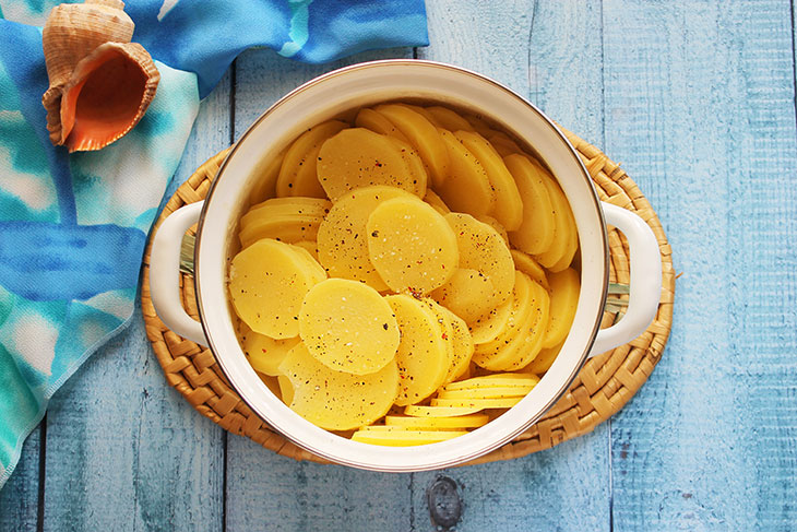 Гратен з картоплі з креветками: рецепт з фото покроково