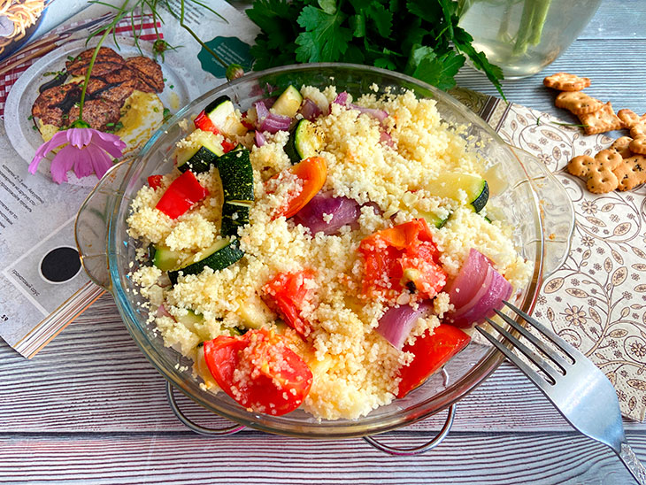 Кускус із запеченими овочами - яскрава та апетитна страва