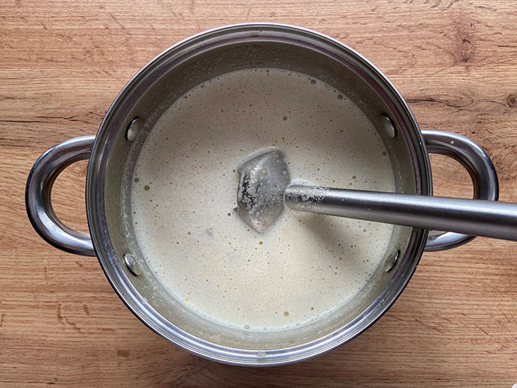 Крем-суп із білих грибів із вершками: рецепт з фото покроково