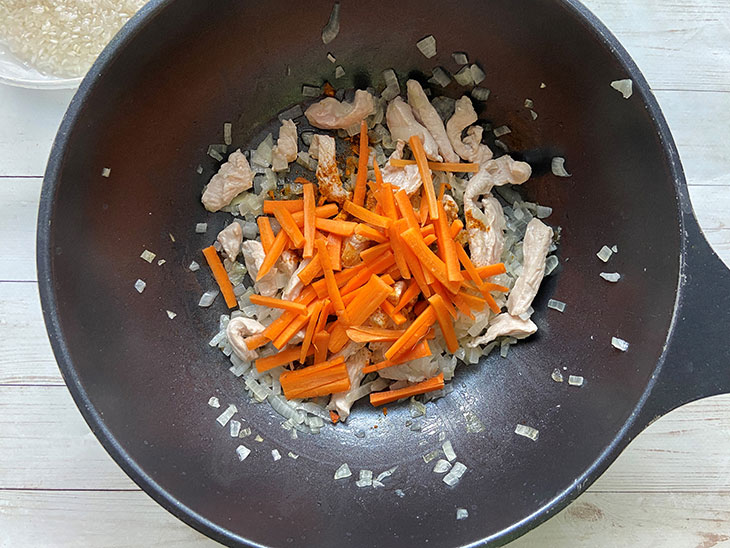 Плов з курячою грудкою: покроково