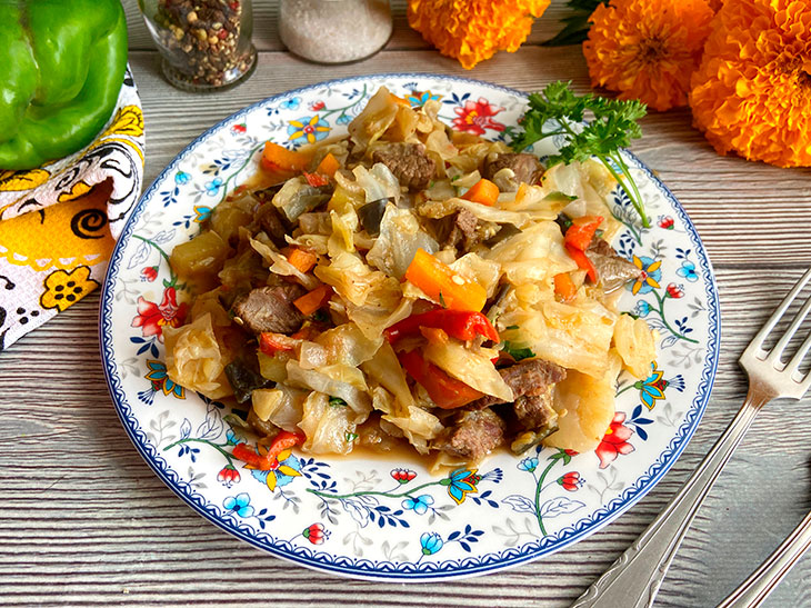 Рагу з м'ясом, баклажанами та капустою: рецепт з фото покроково