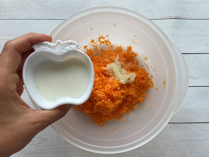 Оладки з цибулею та морквою: рецепт з фото покроково