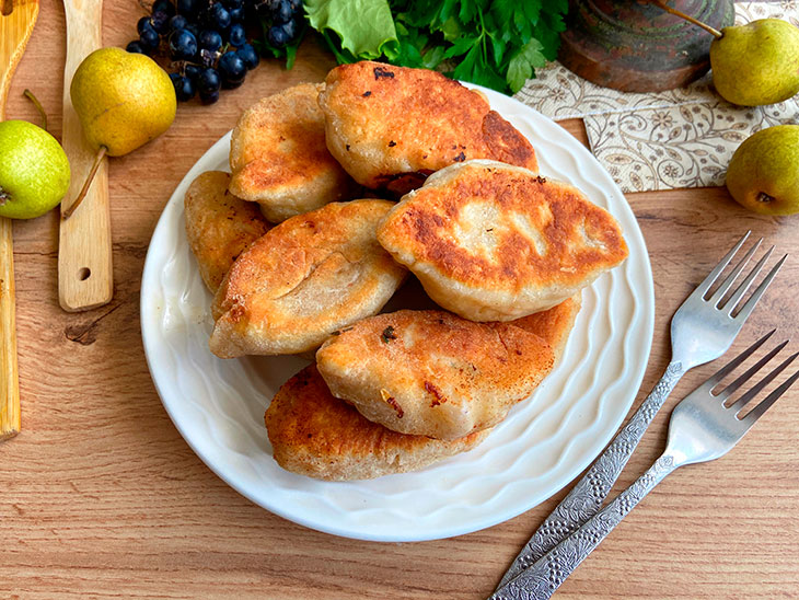 Пиріжки з кабачком та фаршем: рецепт з фото покроково