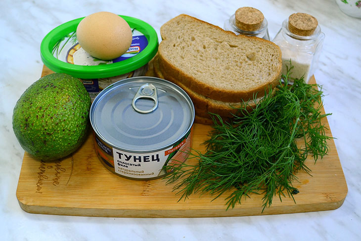 Тости з авокадо та тунцем: рецепт з фото покроково
