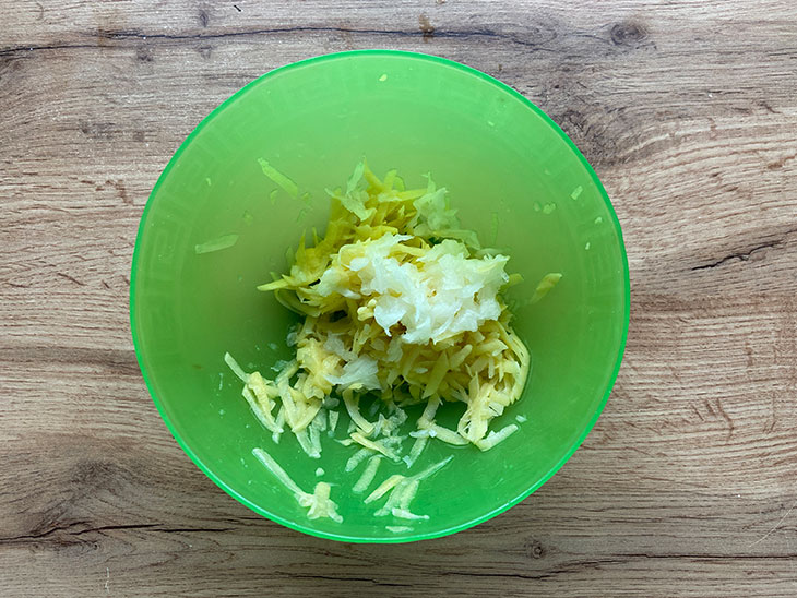 Картопляні гнізда з яйцем на сковороді: покроково