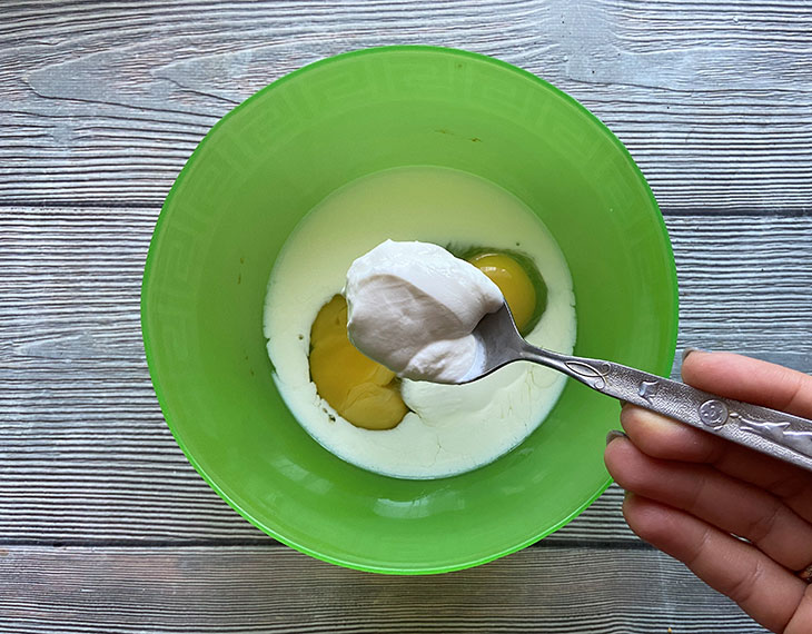 Курка з картоплею та цвітною капустою в духовці: рецепт з фото