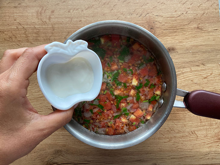 Курячий суп з помідорами та картоплею: рецепт з фото покроково