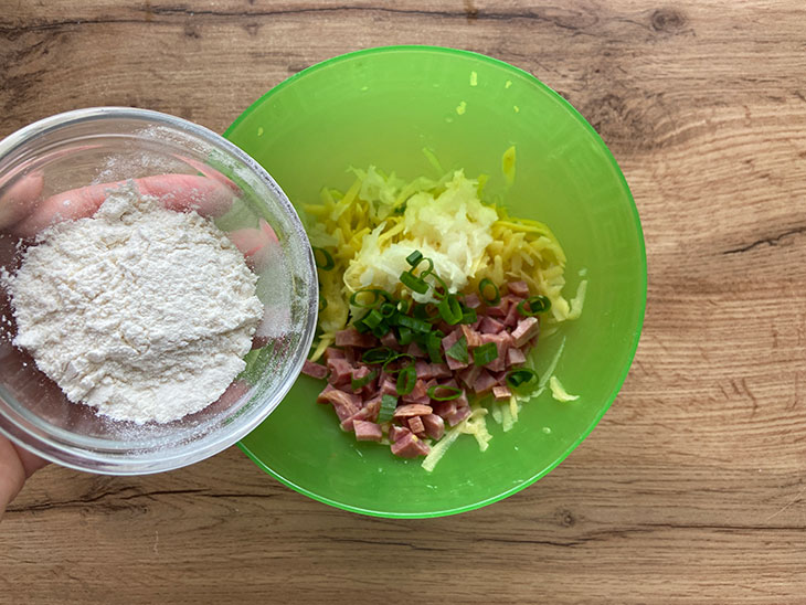 Картопляні гнізда з яйцем на сковороді: покроково