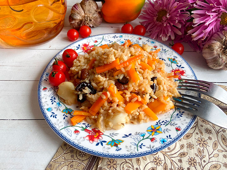 Плов із чорносливом та родзинками: рецепт з фото покроково