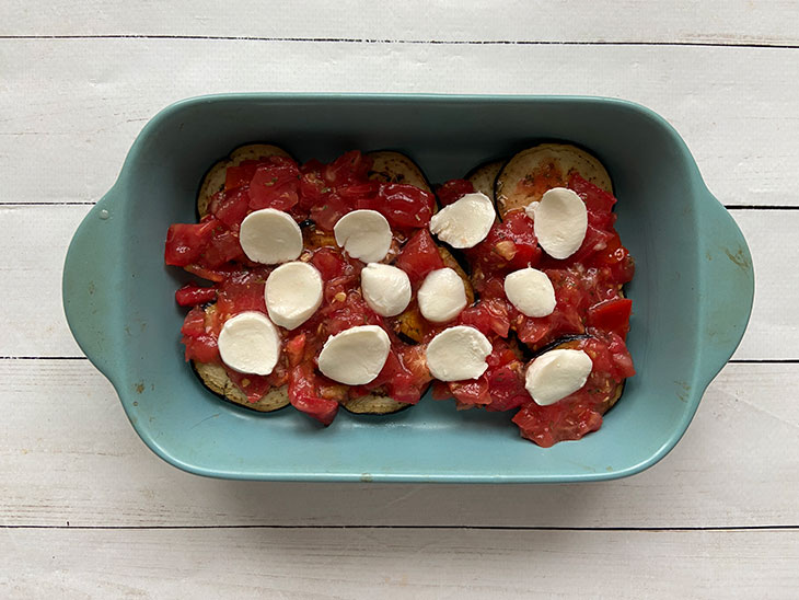 Баклажани в томатному соусі в духовці: рецепт з фото покроково