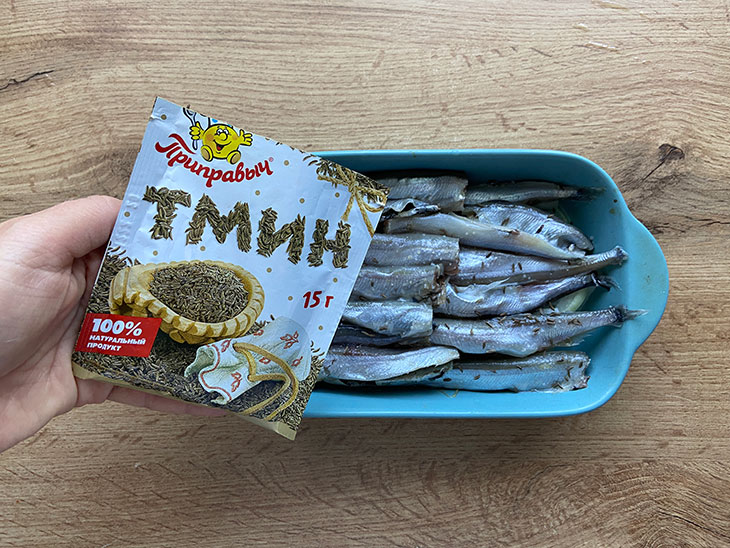 Мойва з цибулею в духовці: рецепт з фото покроково
