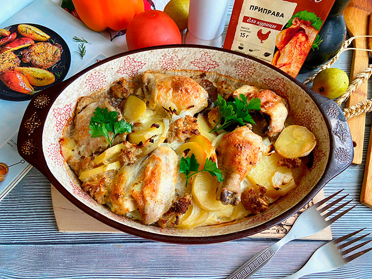 Курка з картоплею та цвітною капустою в духовці: рецепт з фото