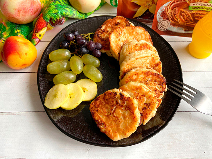 Сирники з яблуками та корицею: рецепт з фото покроково