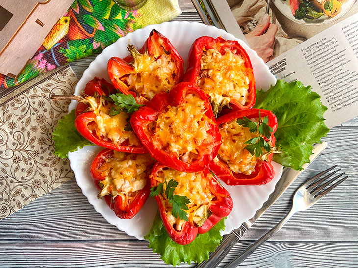 Перець, фарширований куркою та сиром: рецепт з фото покроково
