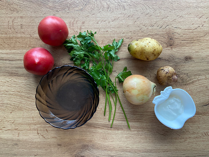 Курячий суп з помідорами та картоплею: рецепт з фото покроково