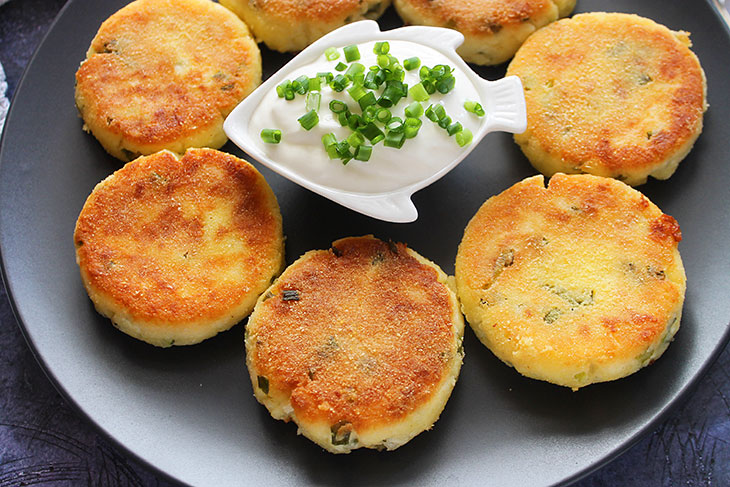 Сирники з сиром сулугуні: рецепт з фото покроково