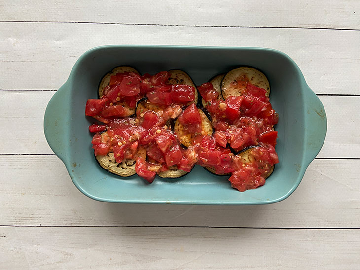 Баклажани в томатному соусі в духовці: рецепт з фото покроково