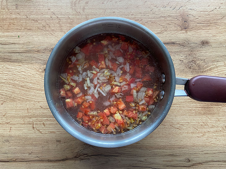 Курячий суп з помідорами та картоплею: рецепт з фото покроково