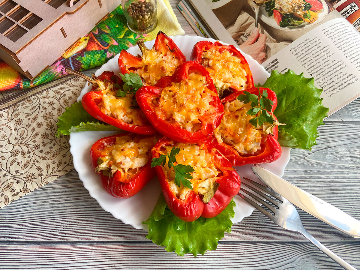Перець, фарширований куркою та сиром: рецепт з фото покроково