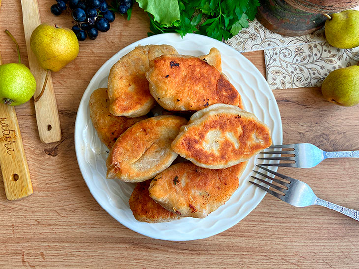 Пиріжки з кабачком та фаршем: рецепт з фото покроково