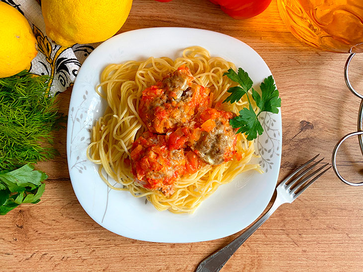 Тефтелі з яловичого фаршу з макаронами: рецепт з фото покроково