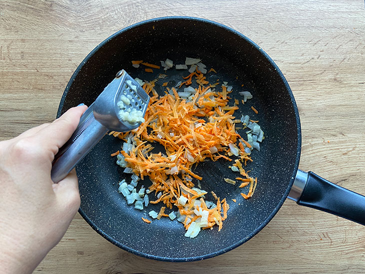 Салат із квасолі з морквою та цибулею: рецепт з фото покроково