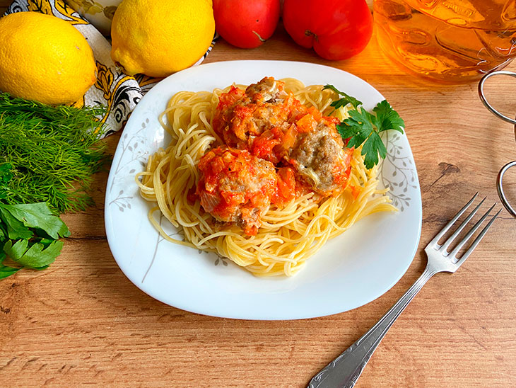 Тефтелі з яловичого фаршу з макаронами: рецепт з фото покроково
