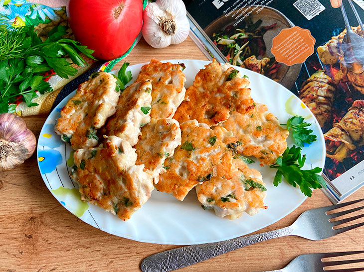 Курячі котлети з сиром та часником: рецепт з фото покроково