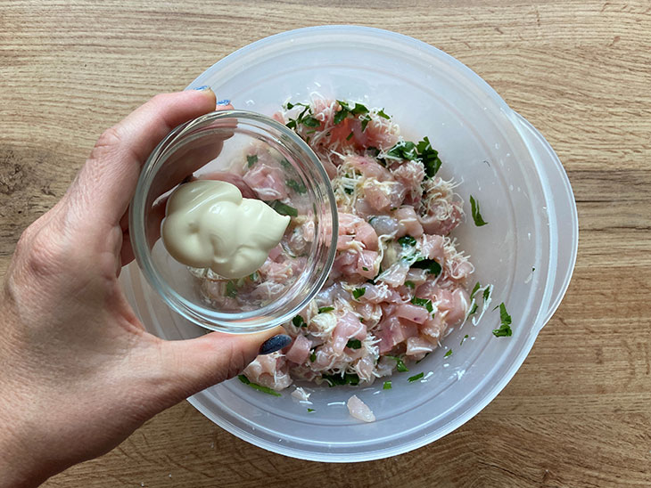 Курячі котлети з сиром та часником: рецепт з фото покроково