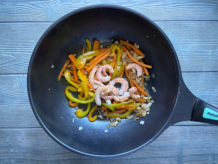 Удон з креветками та овочами: рецепт з фото покроково